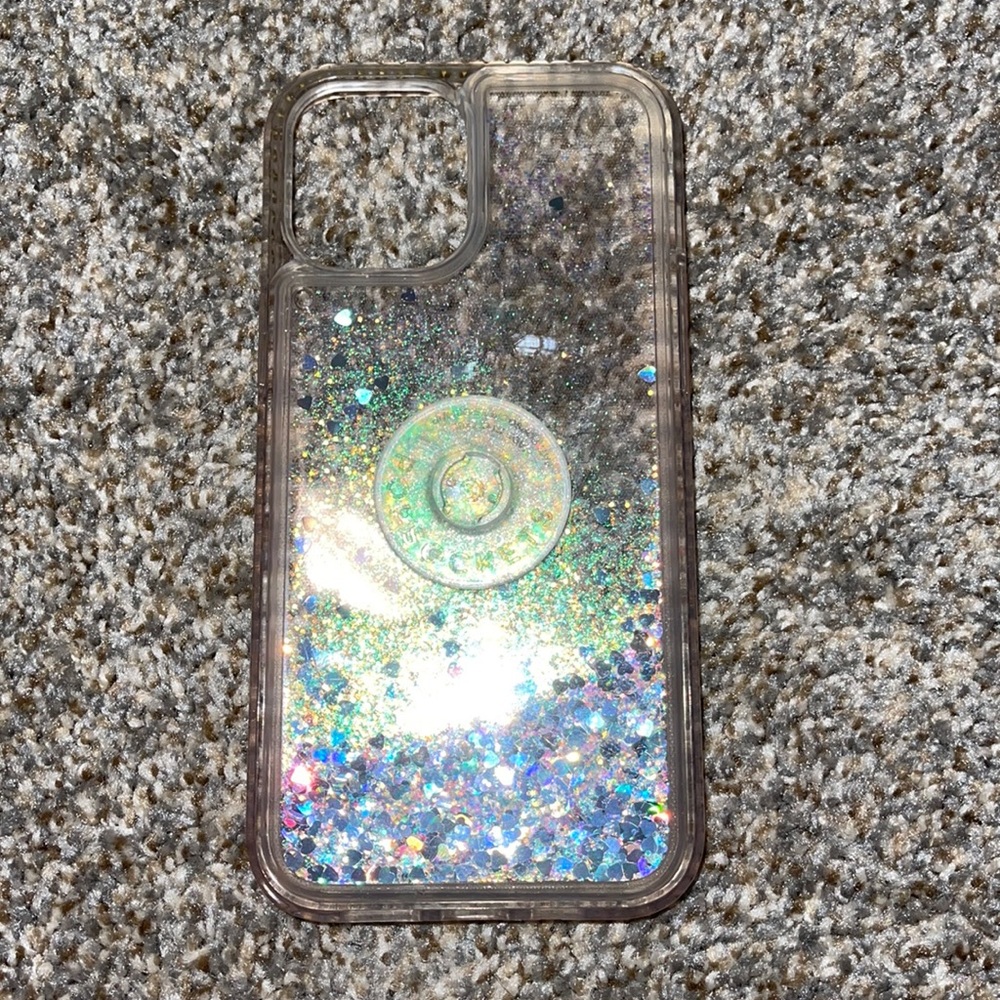 Gently Used: IPhone 12+Pro Max Glitter Phone case with PopSocket attachment